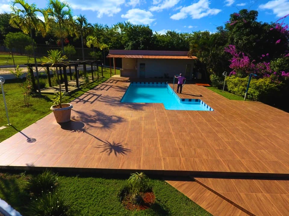 Piscina com Deck